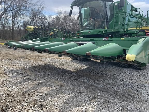 Image of John Deere C8R equipment image 4