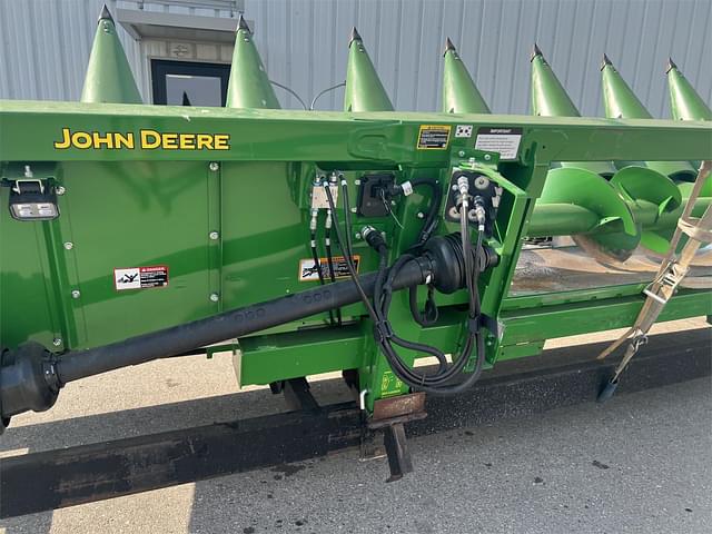 Image of John Deere C8R equipment image 4