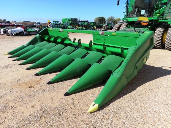 Image of John Deere C8R equipment image 3