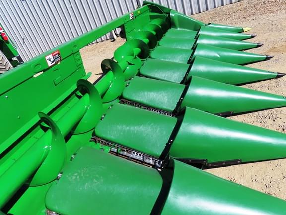 Image of John Deere C8R equipment image 1