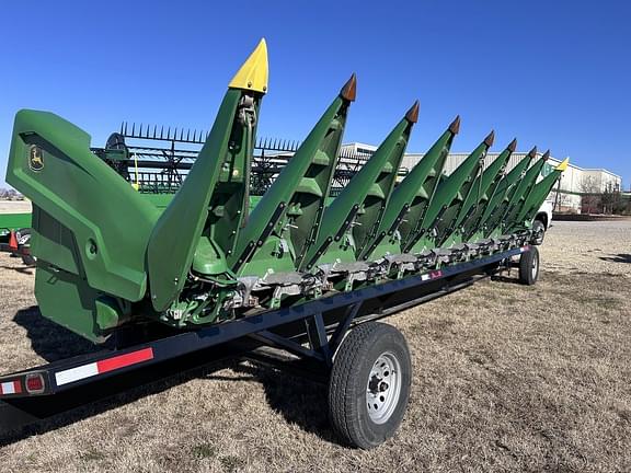 Image of John Deere C8R equipment image 1