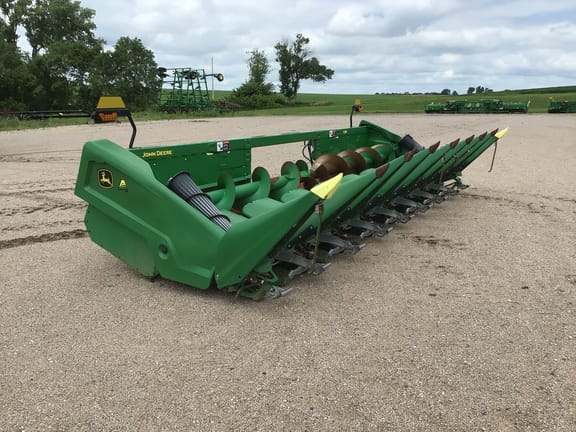 Main image John Deere C8R