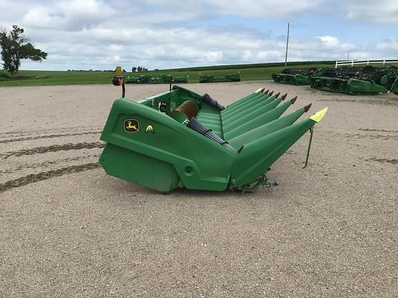 Image of John Deere C8R equipment image 3