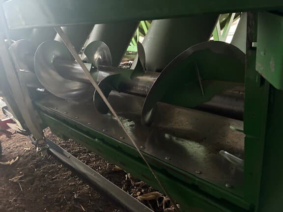 Image of John Deere C8R equipment image 2