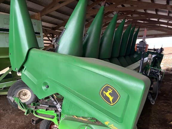 Image of John Deere C8R equipment image 2