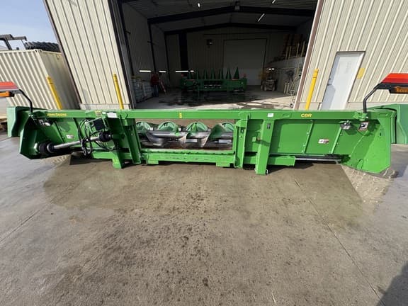 Image of John Deere C8R equipment image 2