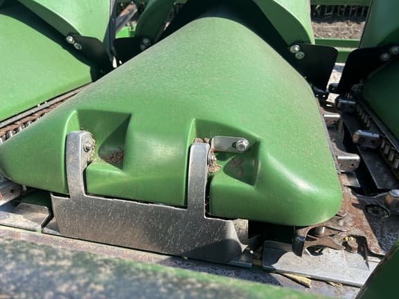 Image of John Deere C8R equipment image 2
