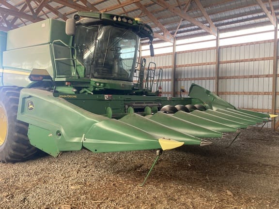 2023 John Deere C8R Equipment Image0