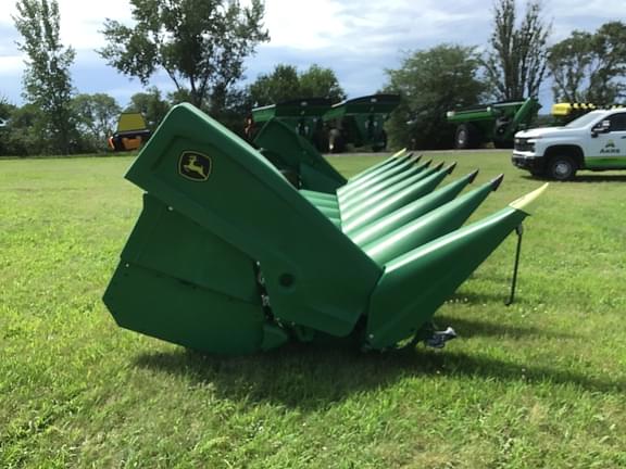 Image of John Deere C8R equipment image 3
