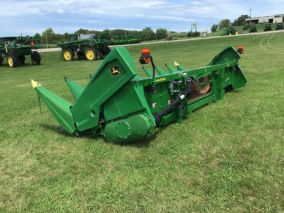 Image of John Deere C8R equipment image 4