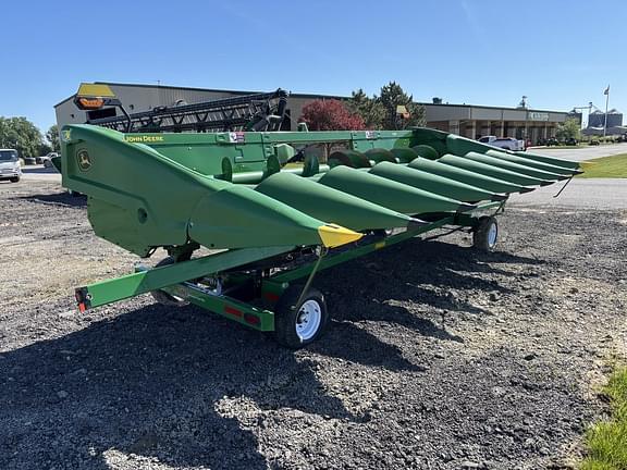 Image of John Deere C8R equipment image 2