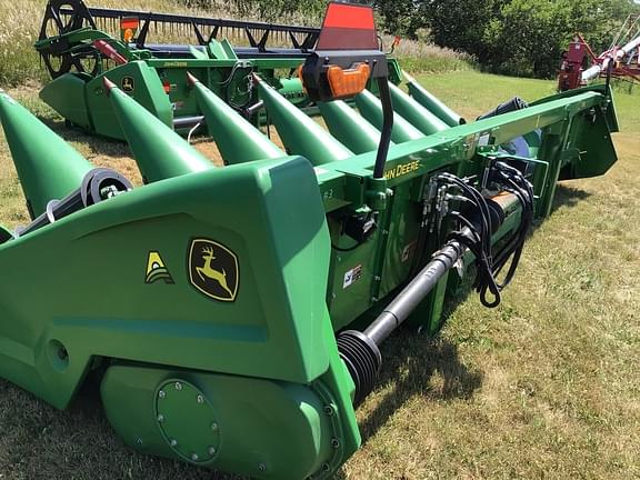 Image of John Deere C8R equipment image 3