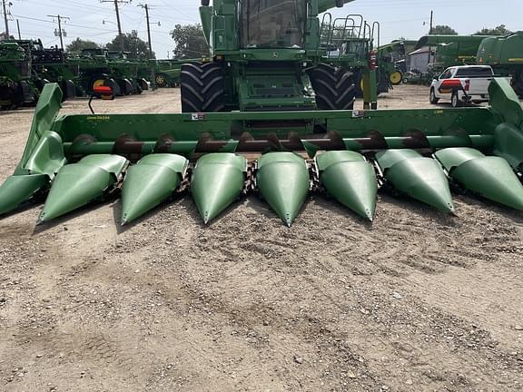 Image of John Deere C8R equipment image 1