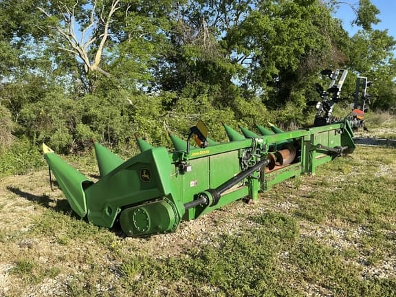 Image of John Deere C8R equipment image 4
