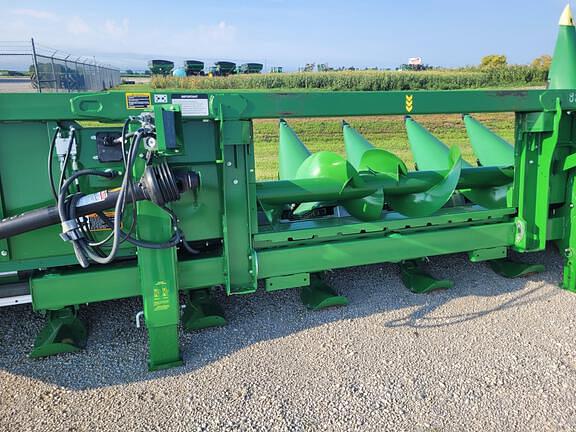 Image of John Deere C8R equipment image 2