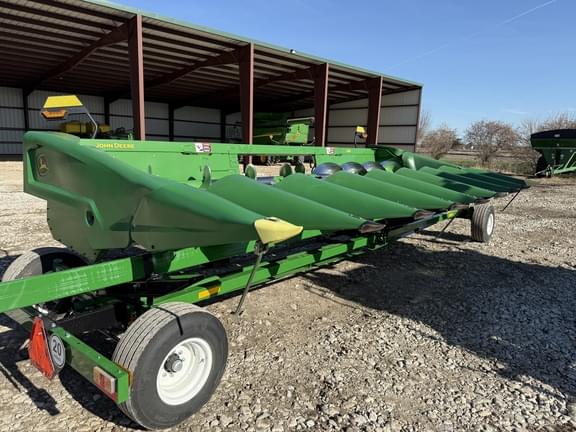 Image of John Deere C8R equipment image 1