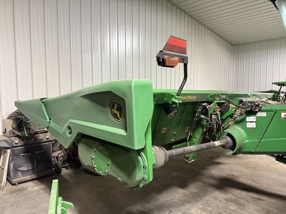 Image of John Deere C8R equipment image 3