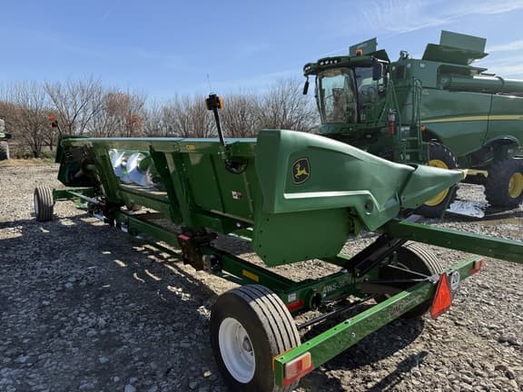 Image of John Deere C8R equipment image 4