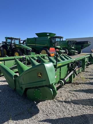 Image of John Deere C8R equipment image 2