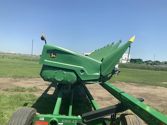 Image of John Deere C8R equipment image 4