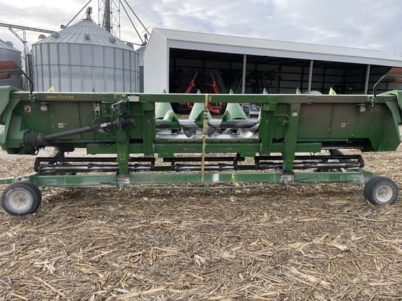 Image of John Deere C8R equipment image 3