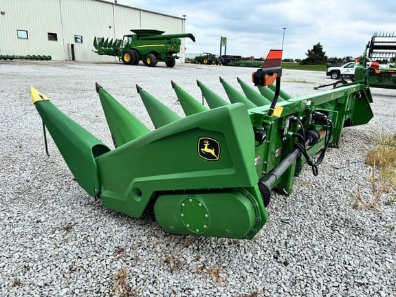 2023 John Deere C8R Equipment Image0