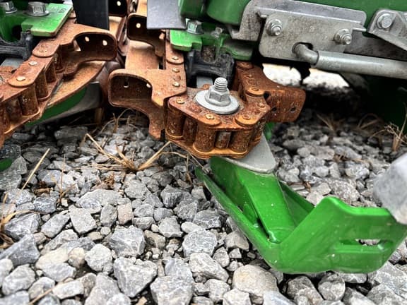 Image of John Deere C8R equipment image 3