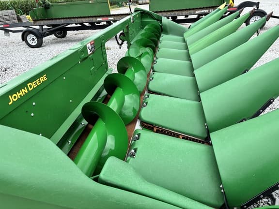 Image of John Deere C8R equipment image 2