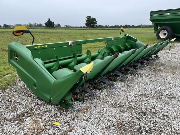 2023 John Deere C8R Equipment Image0