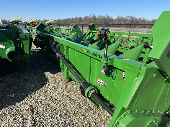 Image of John Deere C8R equipment image 3