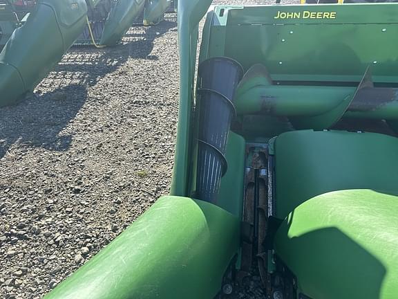 Image of John Deere C8R equipment image 4