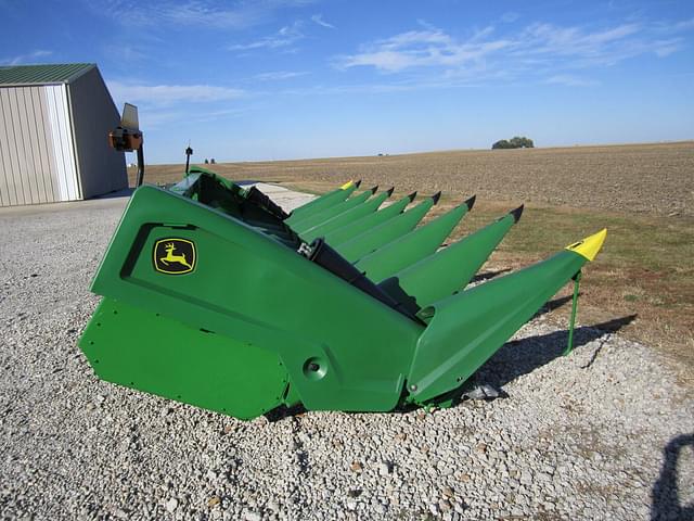 Image of John Deere C8R equipment image 4