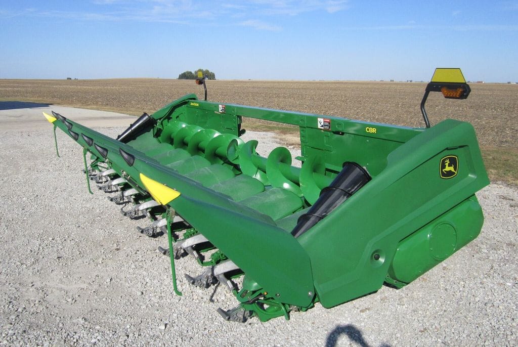 2023 John Deere C8R Equipment Image0