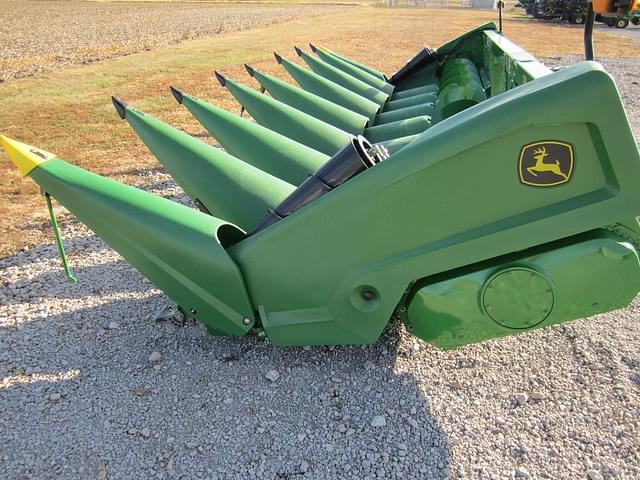 Image of John Deere C8R equipment image 1