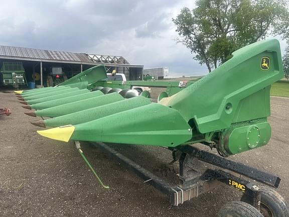 Image of John Deere C8R equipment image 1
