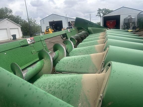 Image of John Deere C8R equipment image 4