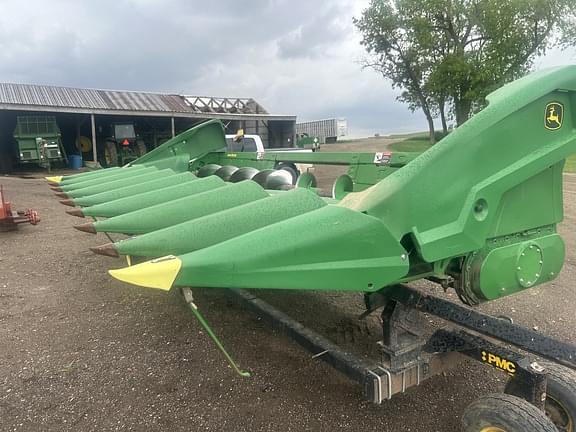 Image of John Deere C8R equipment image 3