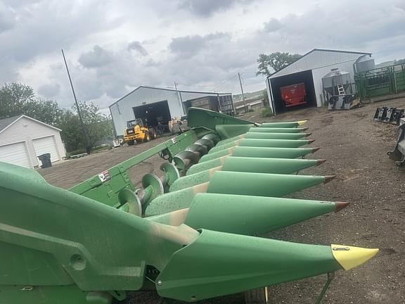 Image of John Deere C8R equipment image 2