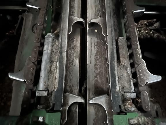 Image of John Deere C8R equipment image 4