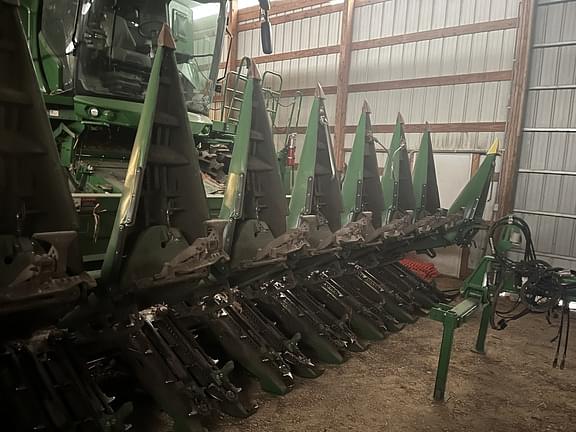 Image of John Deere C8R equipment image 1