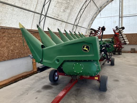 Image of John Deere C8R Primary image