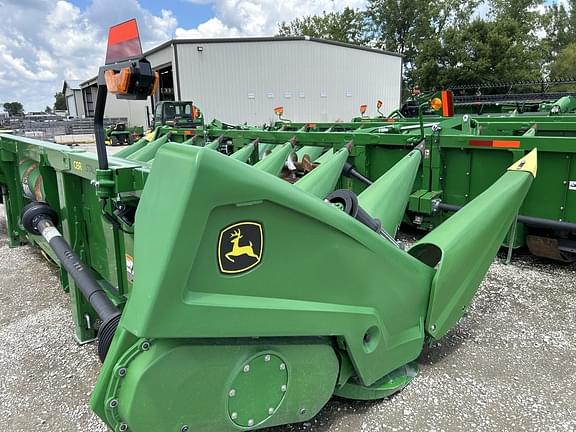 Image of John Deere C8R equipment image 1