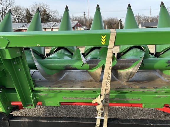 2023 John Deere C8R Equipment Image0