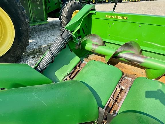 Image of John Deere C8R equipment image 4