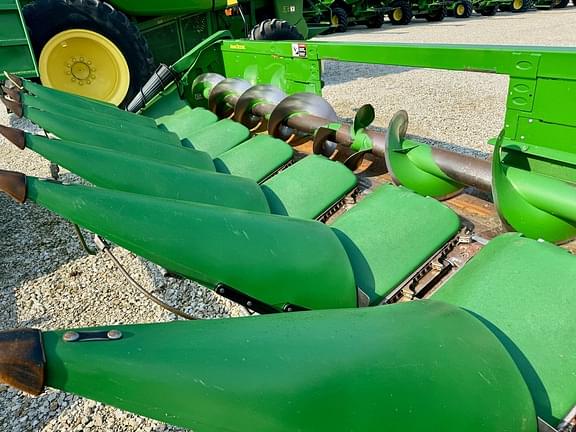 Image of John Deere C8R equipment image 1