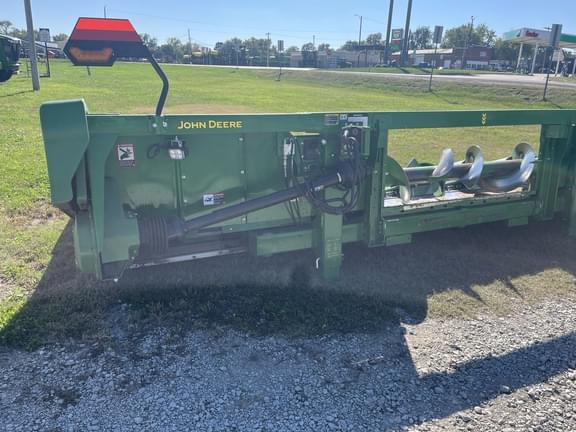 Image of John Deere C8R equipment image 4