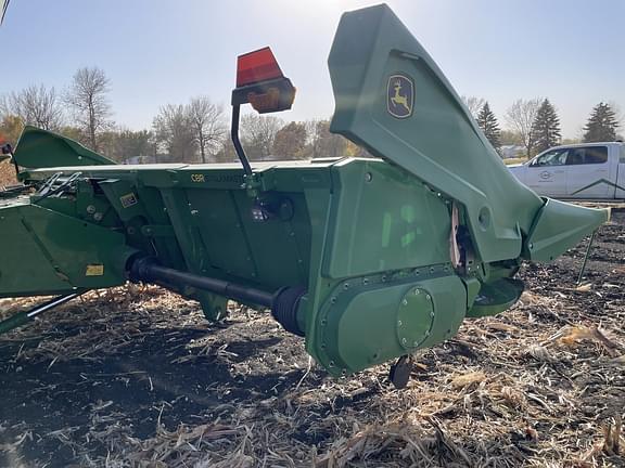 Image of John Deere C8R equipment image 4