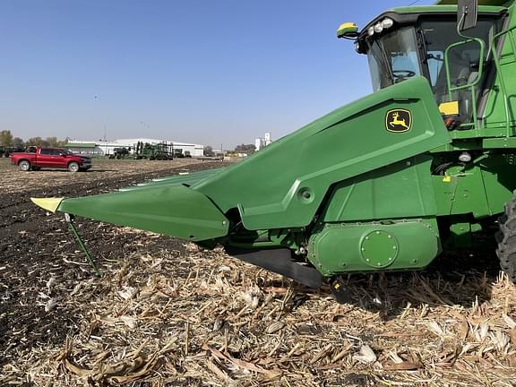 Image of John Deere C8R equipment image 2