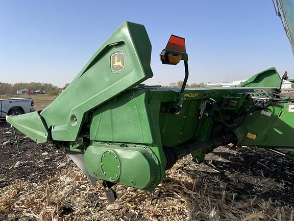 Image of John Deere C8R equipment image 3