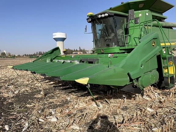 Image of John Deere C8R equipment image 1